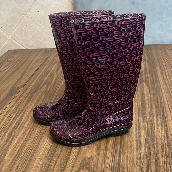 Disney Shoes Disney Descendants Girls Rubber Boots Size 3 Poshmark
